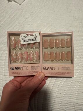 NIB GLAMNETIC nails